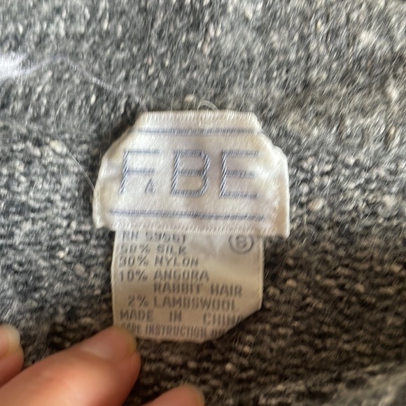 Vintage silk/lambswool grey sweater with puff shoulders - Picture 3 of 4